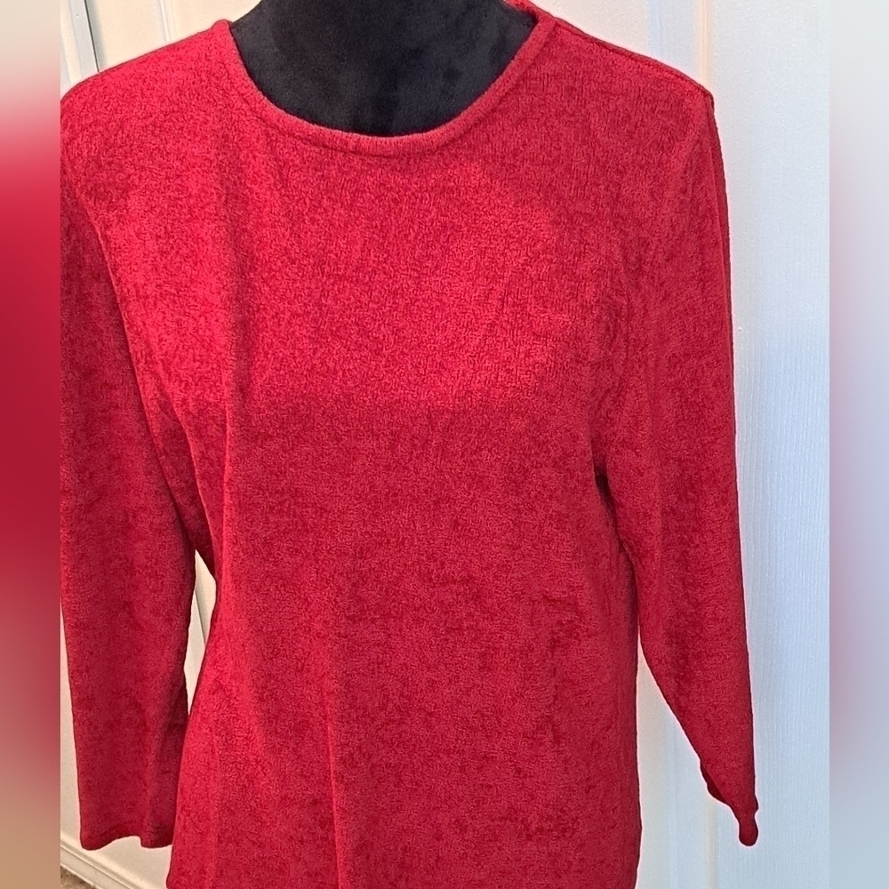 Vintage Heirloom Collectibles Red Sweater